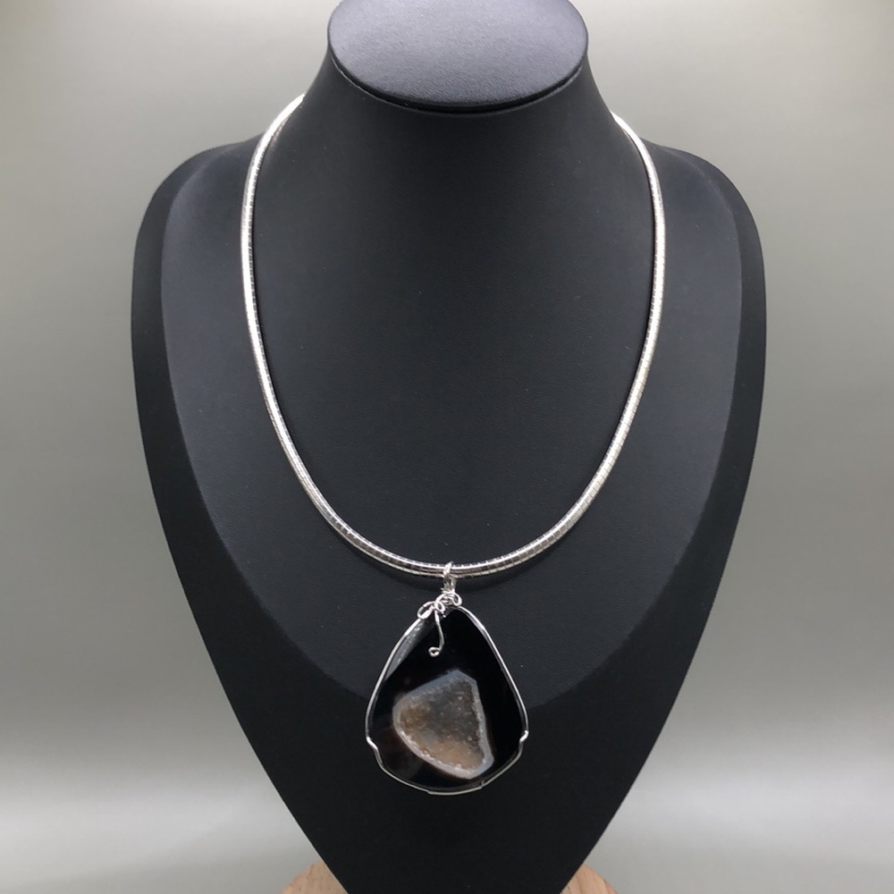 Druzy drusy geode slice pendant stone omega chain necklace statement style. - Picture 6 of 6